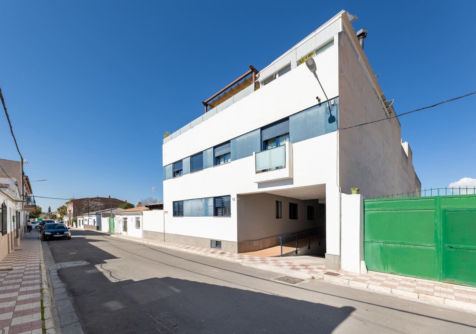 3 bedroom Apartment for sale in Albolote with garage - € 265,000 (Ref: 9695292)