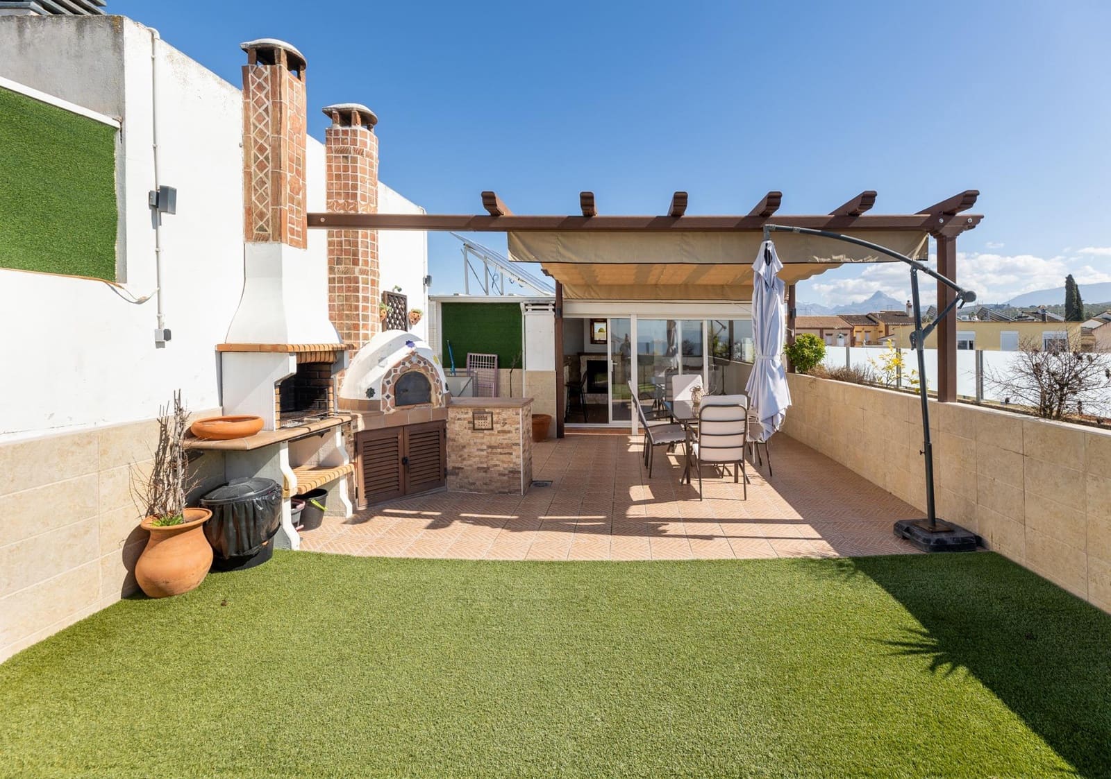 3 bedroom Apartment for sale in Albolote with garage - € 265,000 (Ref: 9695292)