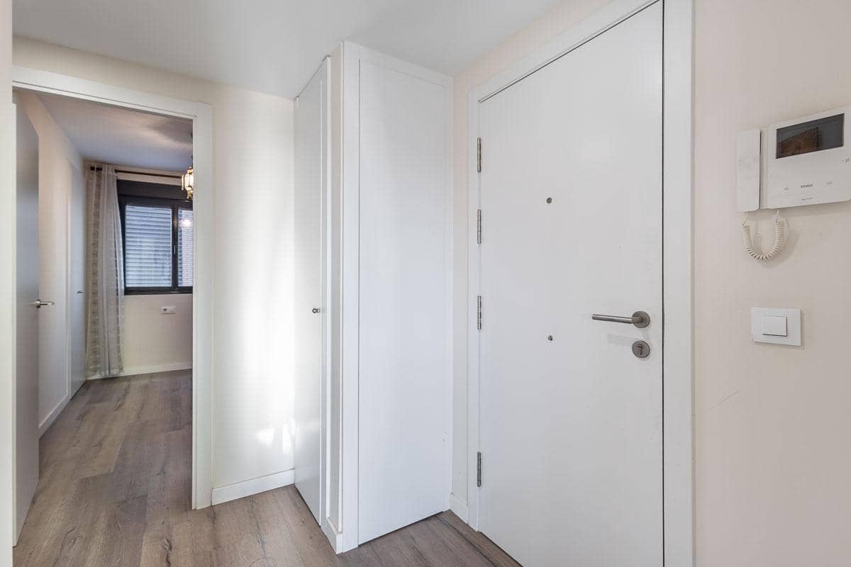 2 soveværelse Lejlighed til salg i Granada by med swimmingpool garage - € 299.000 (Ref: 9695293)