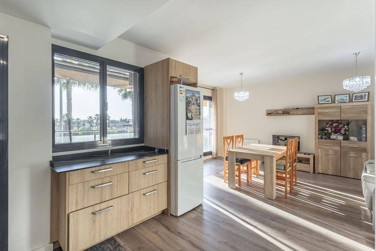 2 soveværelse Lejlighed til salg i Granada by med swimmingpool garage - € 299.000 (Ref: 9695293)