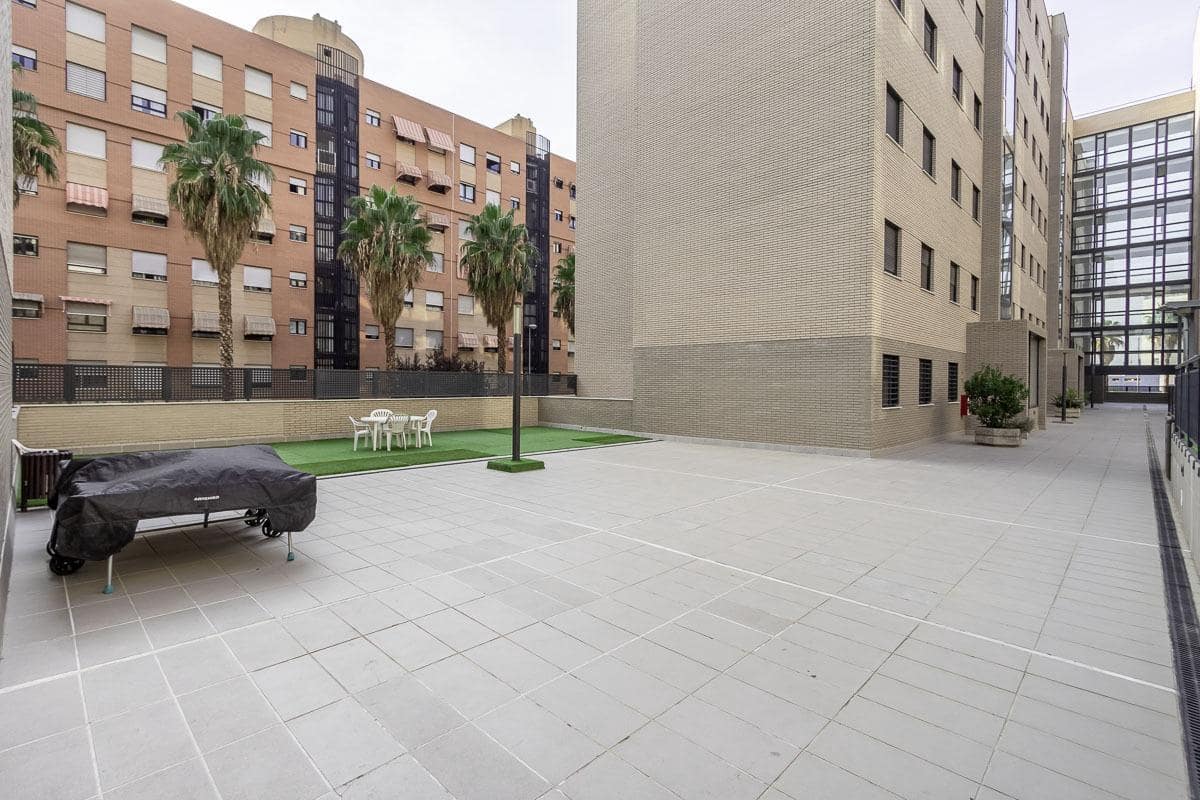 2 soveværelse Lejlighed til salg i Granada by med swimmingpool garage - € 299.000 (Ref: 9695293)