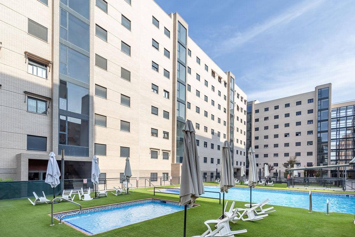 2 soveværelse Lejlighed til salg i Granada by med swimmingpool garage - € 299.000 (Ref: 9695293)