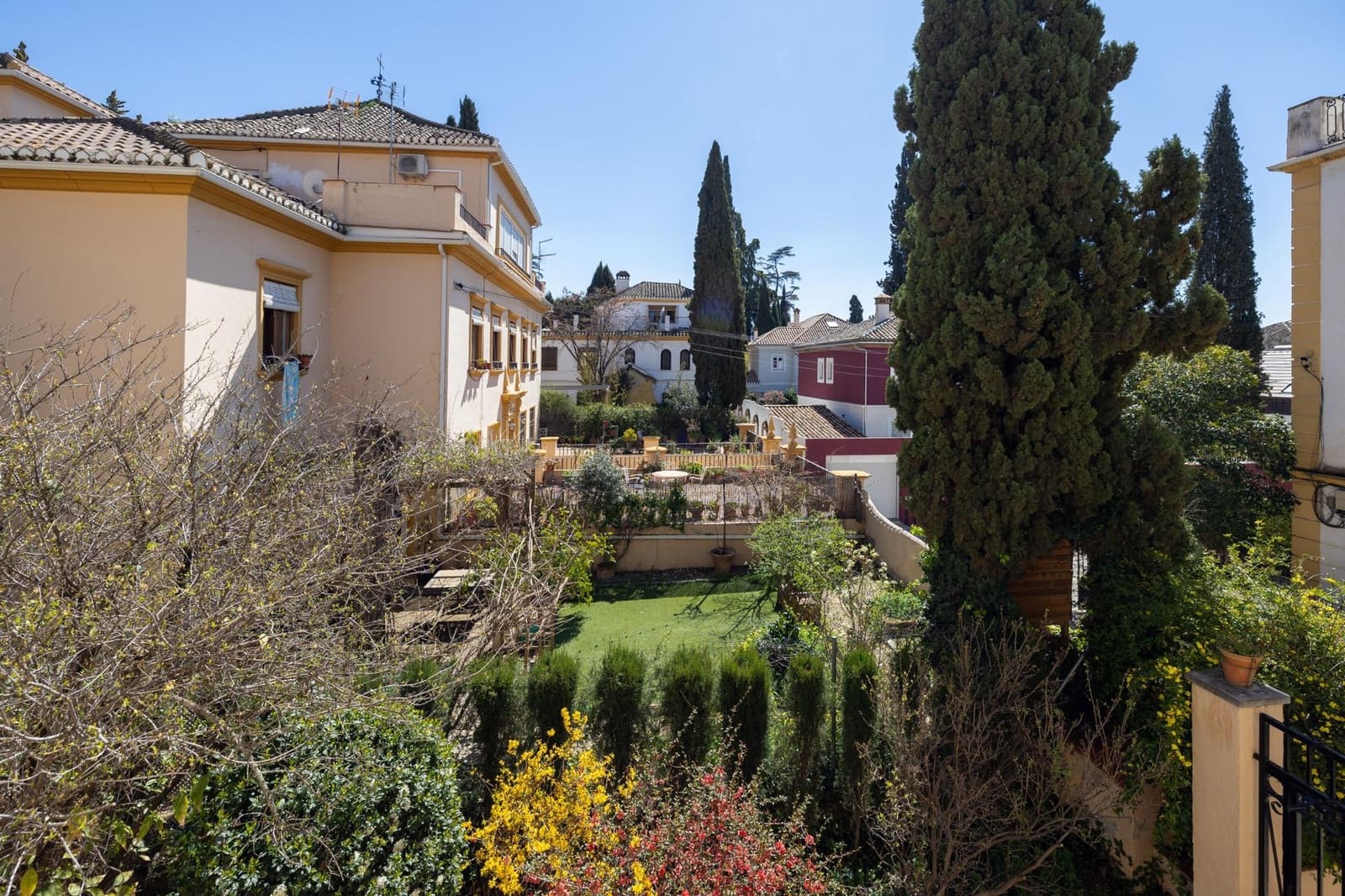 5 slaapkamer Flat te koop in Granada stad - € 495.000 (Ref: 9711930)