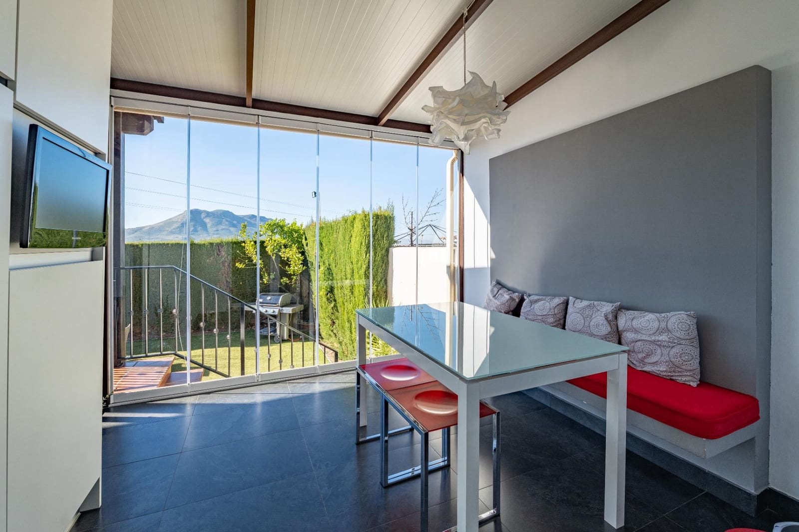 5 bedroom Semi-detached Villa for sale in Atarfe with garage - € 338,900 (Ref: 9711937)