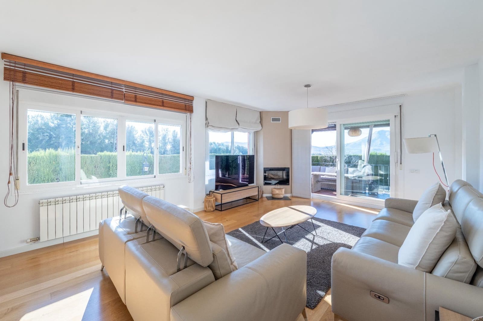 5 bedroom Semi-detached Villa for sale in Atarfe with garage - € 338,900 (Ref: 9711937)