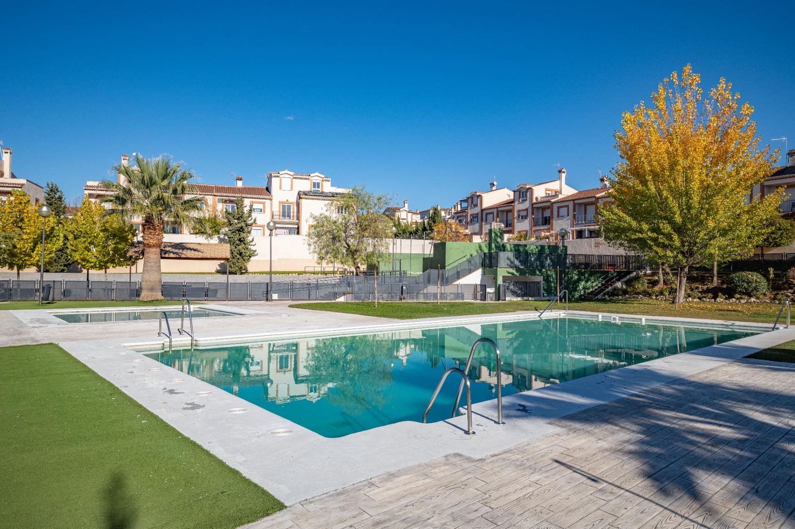 5 bedroom Semi-detached Villa for sale in Atarfe with garage - € 338,900 (Ref: 9711937)