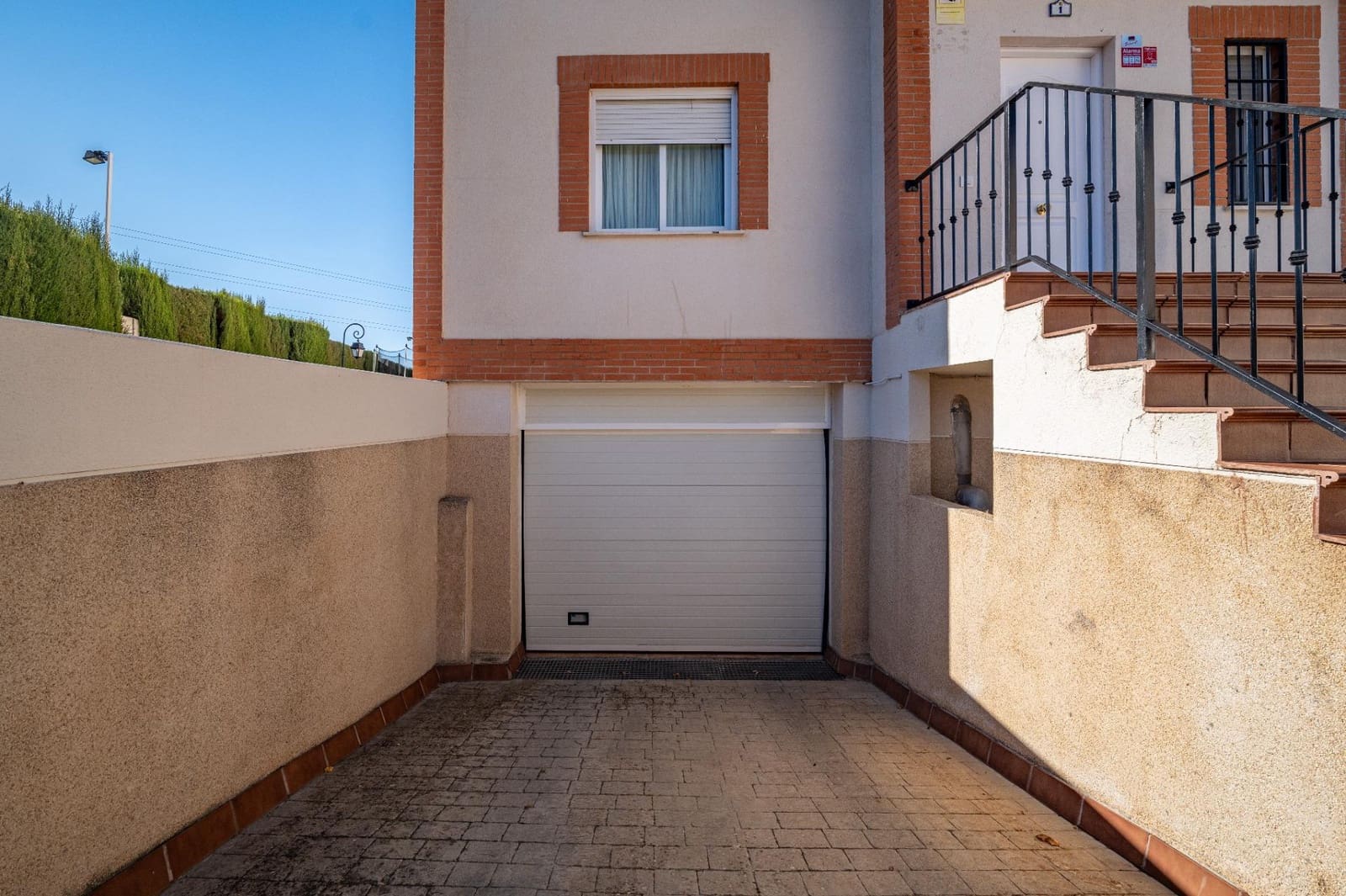 5 bedroom Semi-detached Villa for sale in Atarfe with garage - € 338,900 (Ref: 9711937)