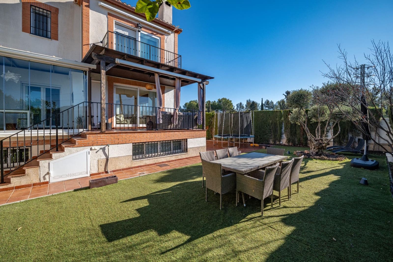 5 bedroom Semi-detached Villa for sale in Atarfe with garage - € 338,900 (Ref: 9711937)