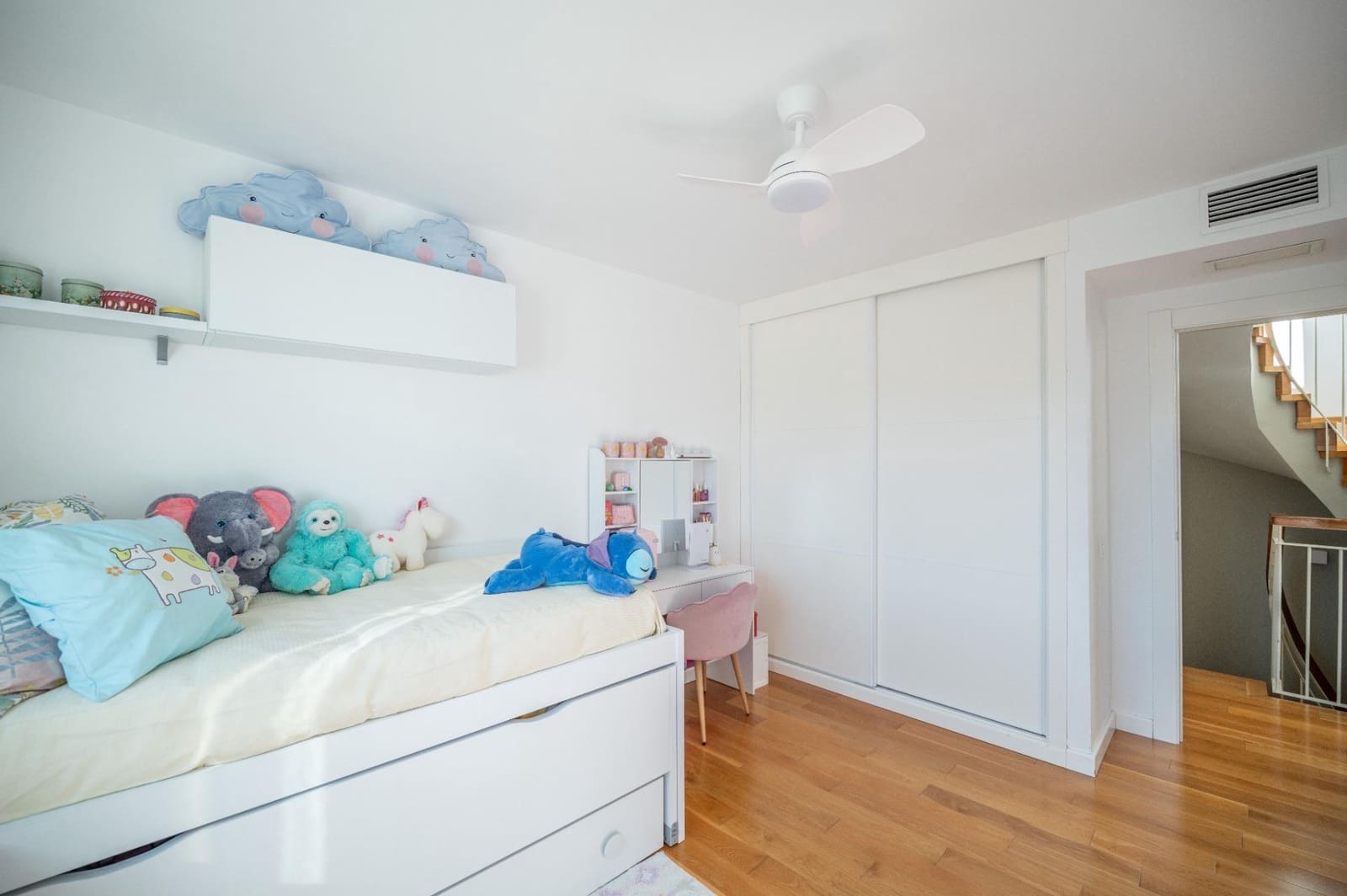 5 bedroom Semi-detached Villa for sale in Atarfe with garage - € 338,900 (Ref: 9711937)