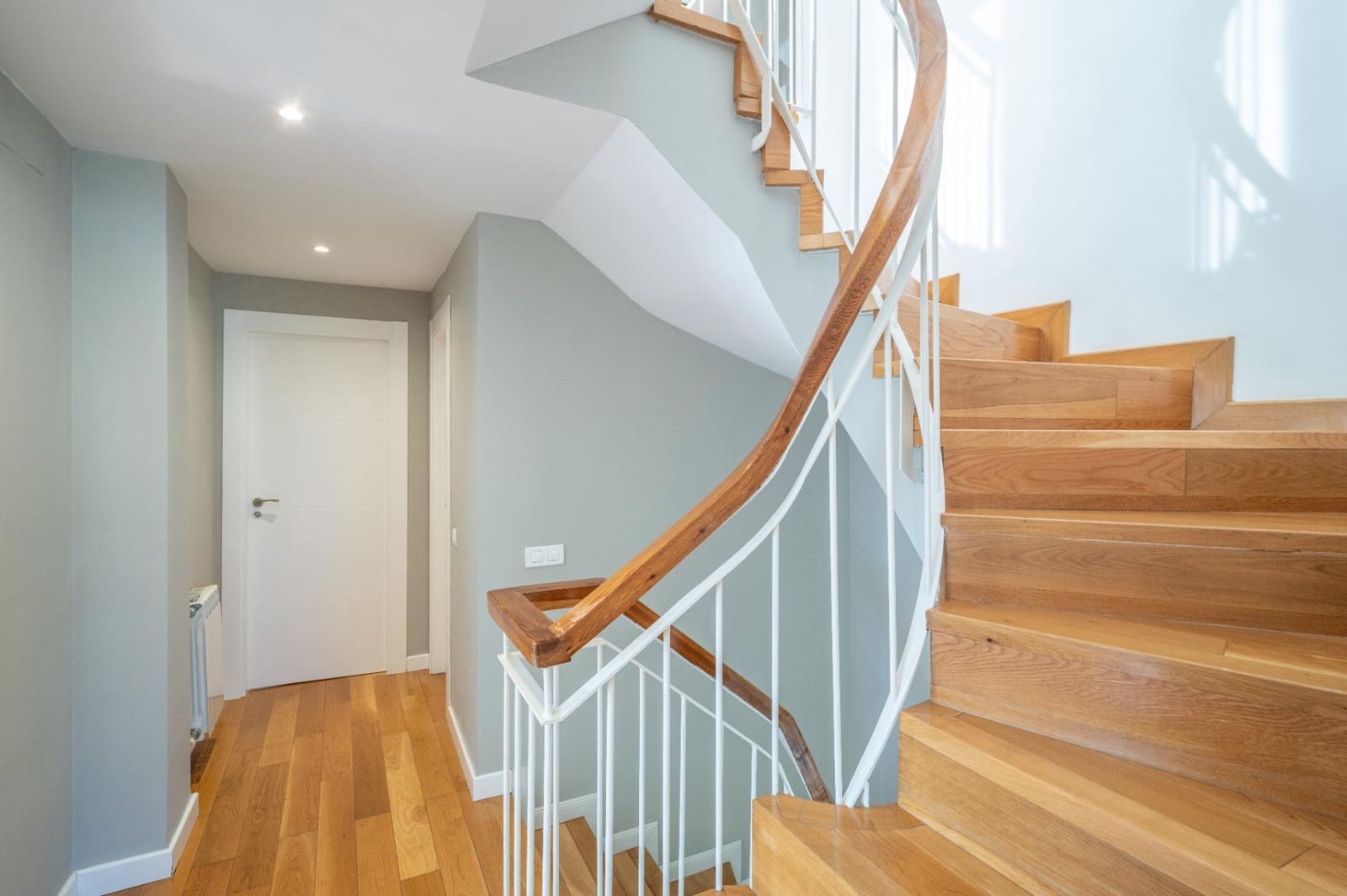 5 bedroom Semi-detached Villa for sale in Atarfe with garage - € 338,900 (Ref: 9711937)