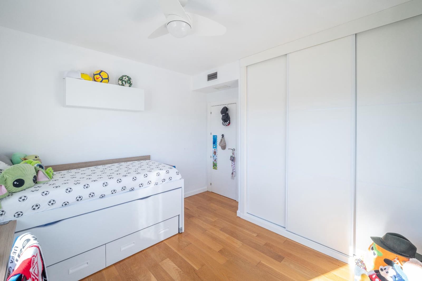 5 bedroom Semi-detached Villa for sale in Atarfe with garage - € 338,900 (Ref: 9711937)