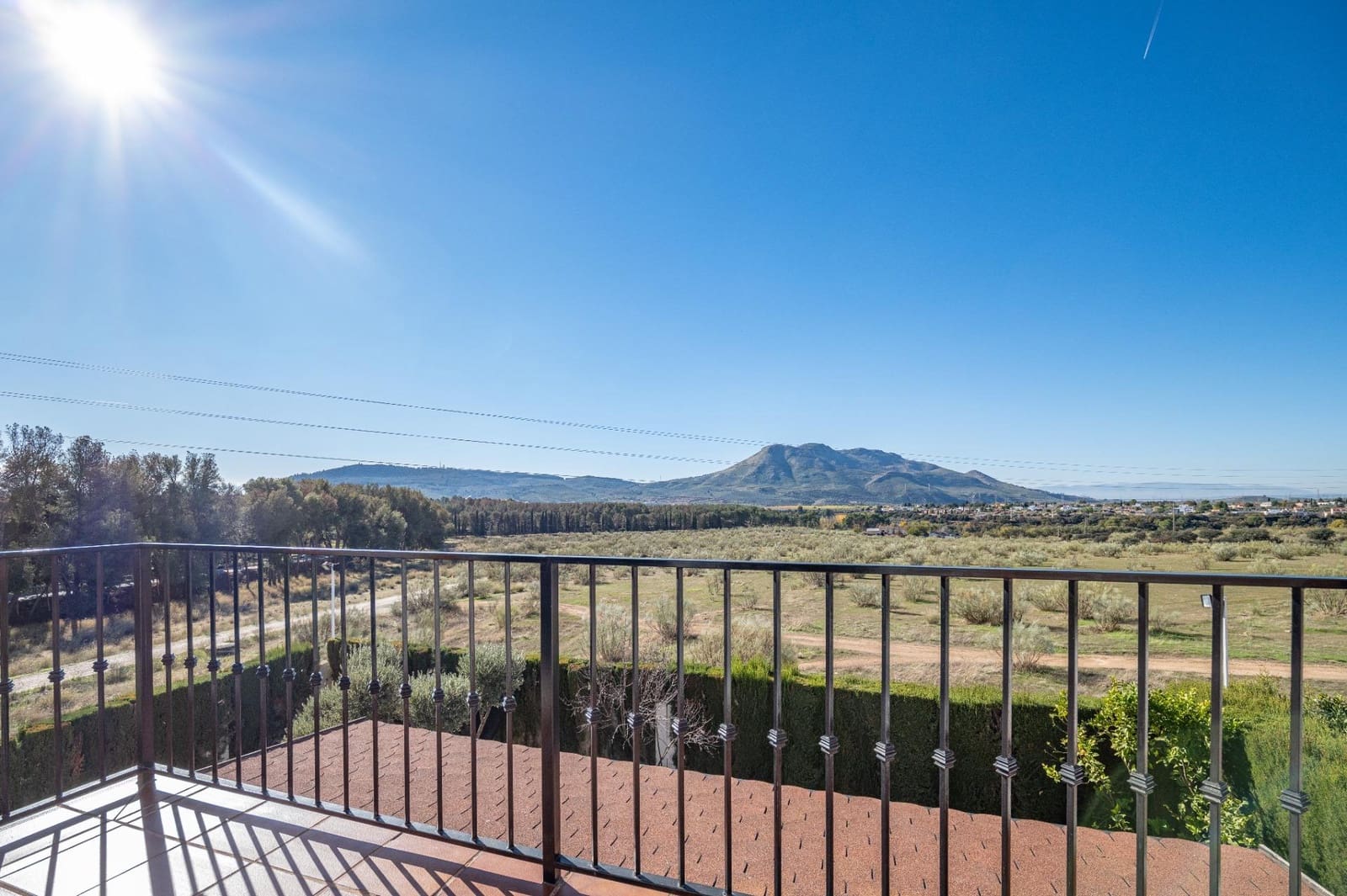 5 bedroom Semi-detached Villa for sale in Atarfe with garage - € 338,900 (Ref: 9711937)