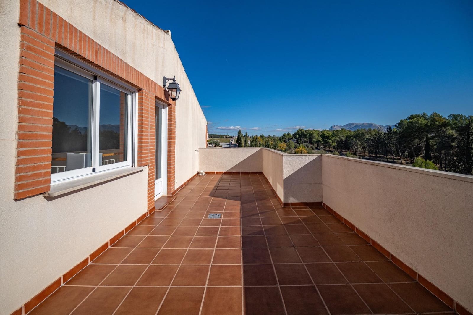 5 bedroom Semi-detached Villa for sale in Atarfe with garage - € 338,900 (Ref: 9711937)