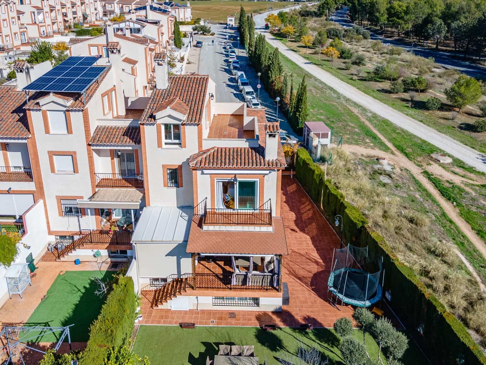 5 bedroom Semi-detached Villa for sale in Atarfe with garage - € 338,900 (Ref: 9711937)