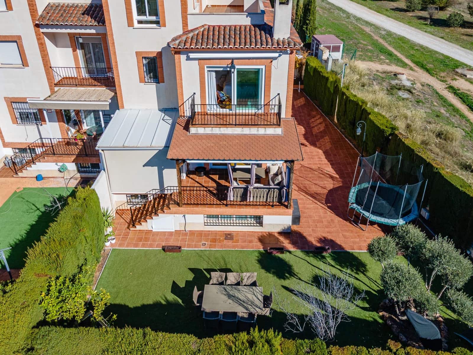 5 bedroom Semi-detached Villa for sale in Atarfe with garage - € 338,900 (Ref: 9711937)