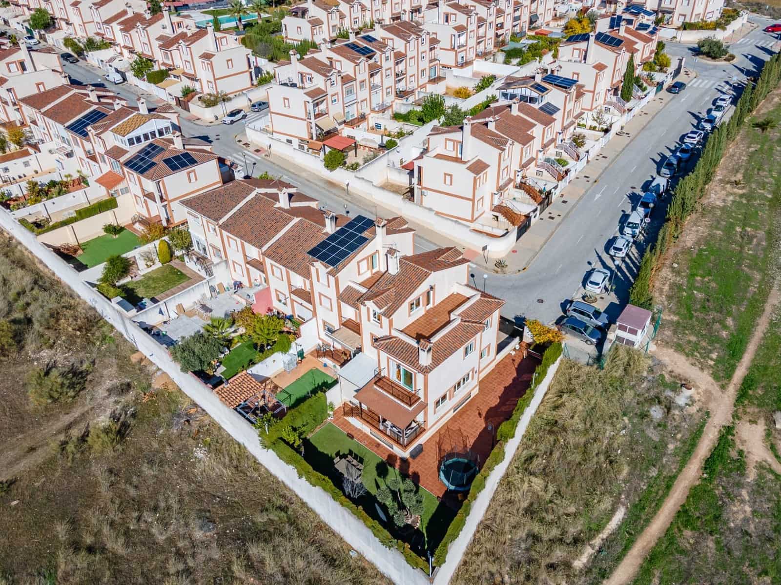 5 bedroom Semi-detached Villa for sale in Atarfe with garage - € 338,900 (Ref: 9711937)