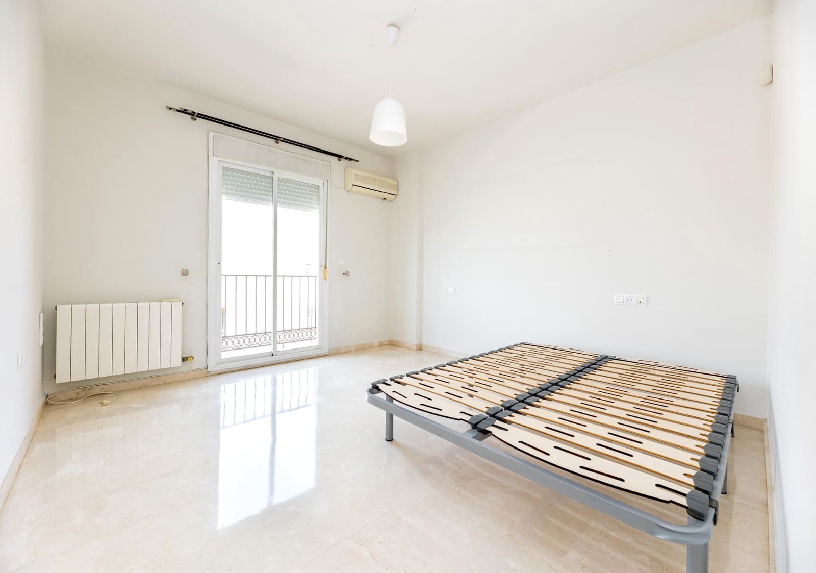 3 bedroom Villa for sale in Ogijares with garage - € 329,000 (Ref: 9711938)