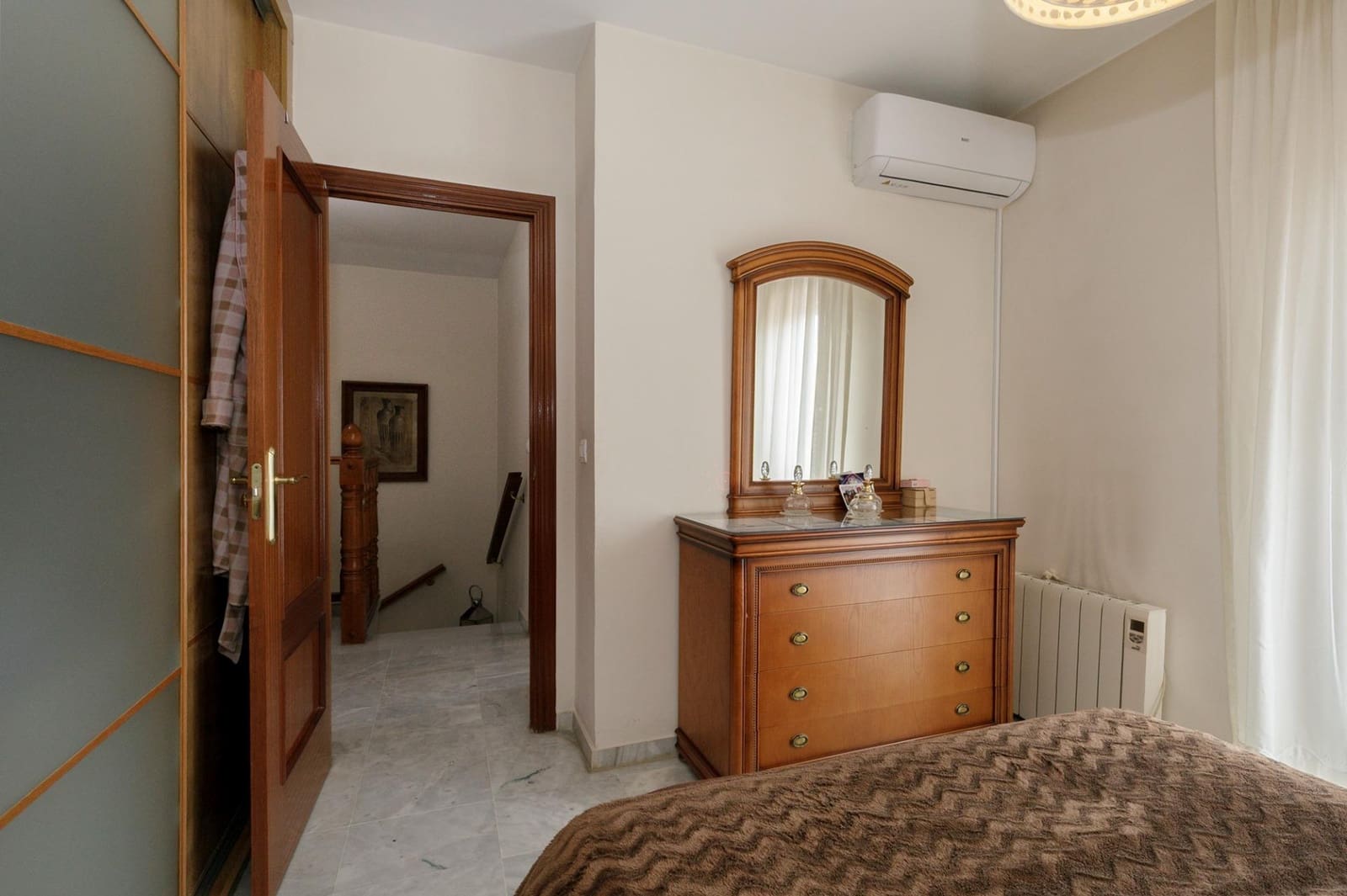 5 chambre Villa/Maison Mitoyenne à vendre à Grenade ville avec garage - 365 000 € (Ref: 9714893)