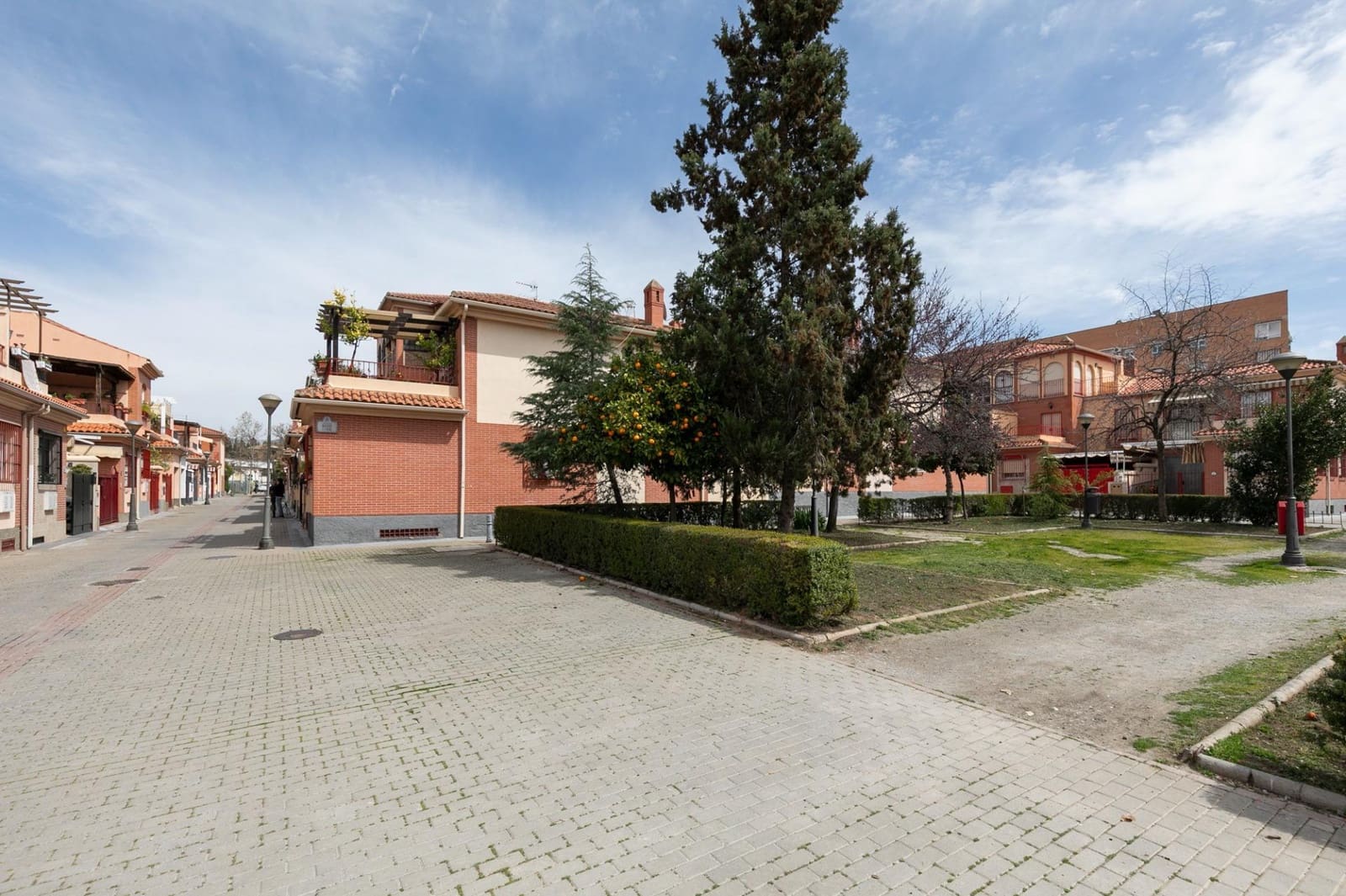 5 chambre Villa/Maison Mitoyenne à vendre à Grenade ville avec garage - 365 000 € (Ref: 9714893)