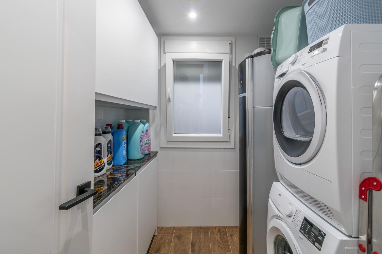 4 bedroom Villa for sale in Peligros with garage - € 349,000 (Ref: 9714895)