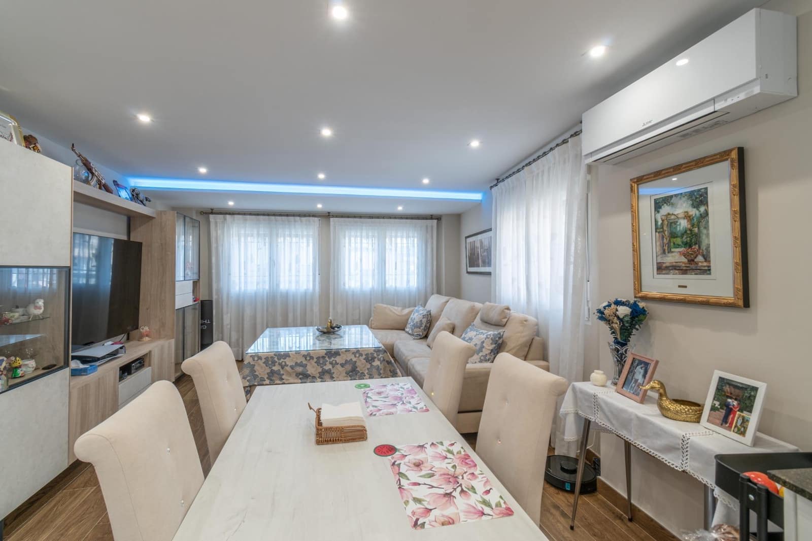 4 bedroom Villa for sale in Peligros with garage - € 349,000 (Ref: 9714895)