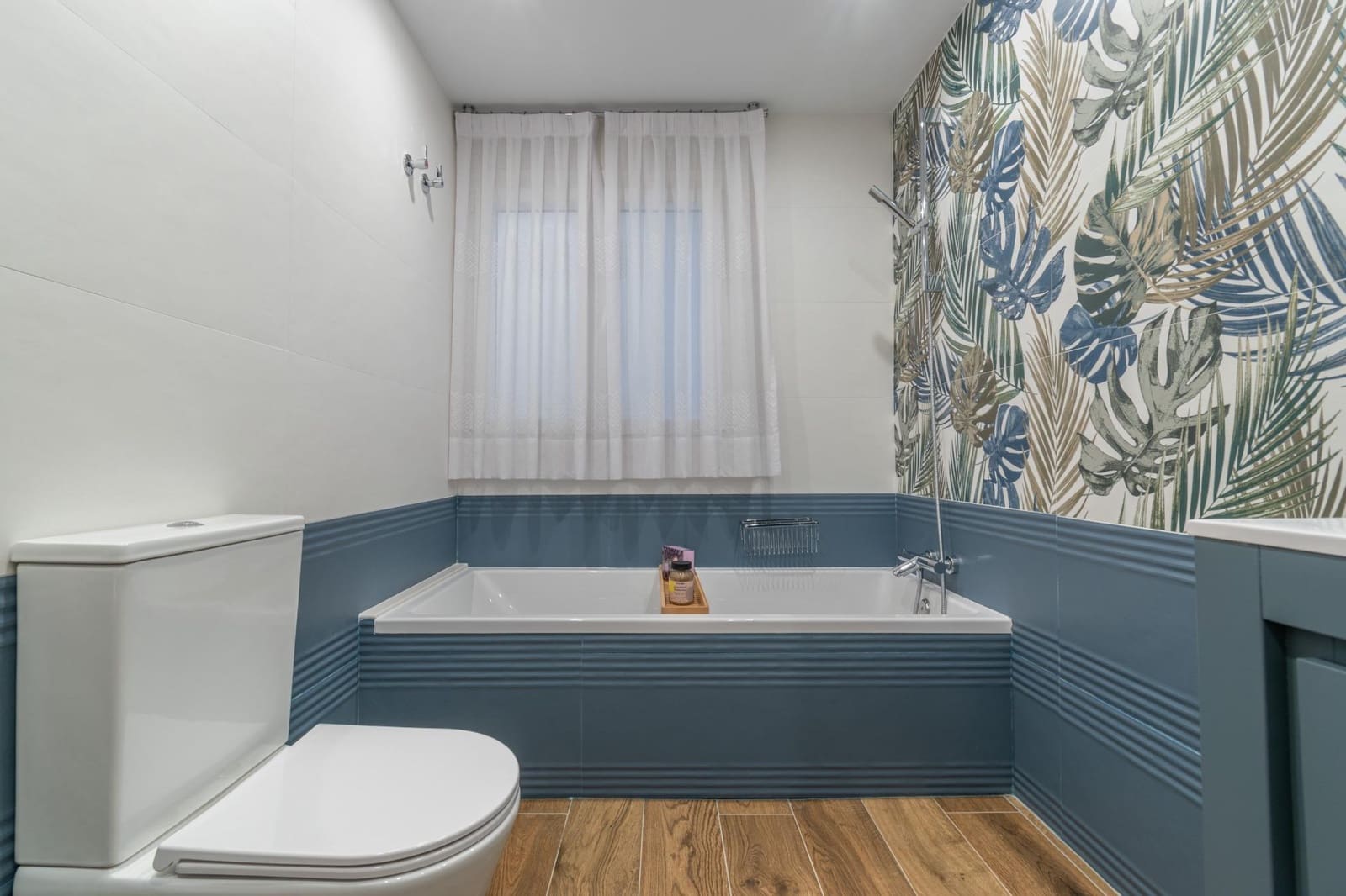 4 bedroom Villa for sale in Peligros with garage - € 349,000 (Ref: 9714895)