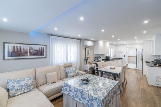 4 soverom Villa til salgs i Peligros med garasje - € 349 000 (Ref: 9714895)