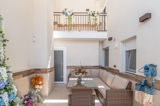 4 soverom Villa til salgs i Peligros med garasje - € 349 000 (Ref: 9714895)