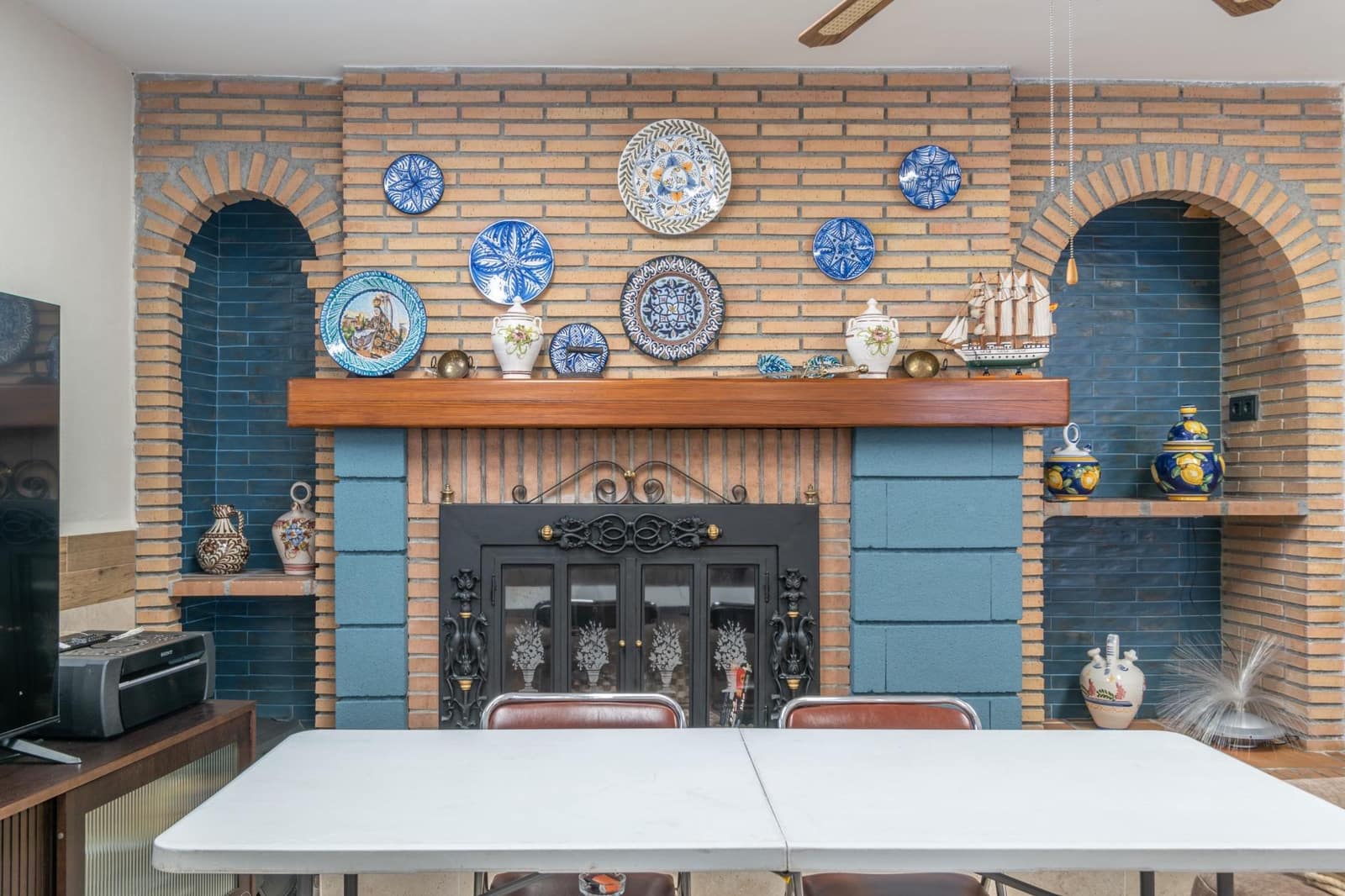 4 bedroom Villa for sale in Peligros with garage - € 349,000 (Ref: 9714895)