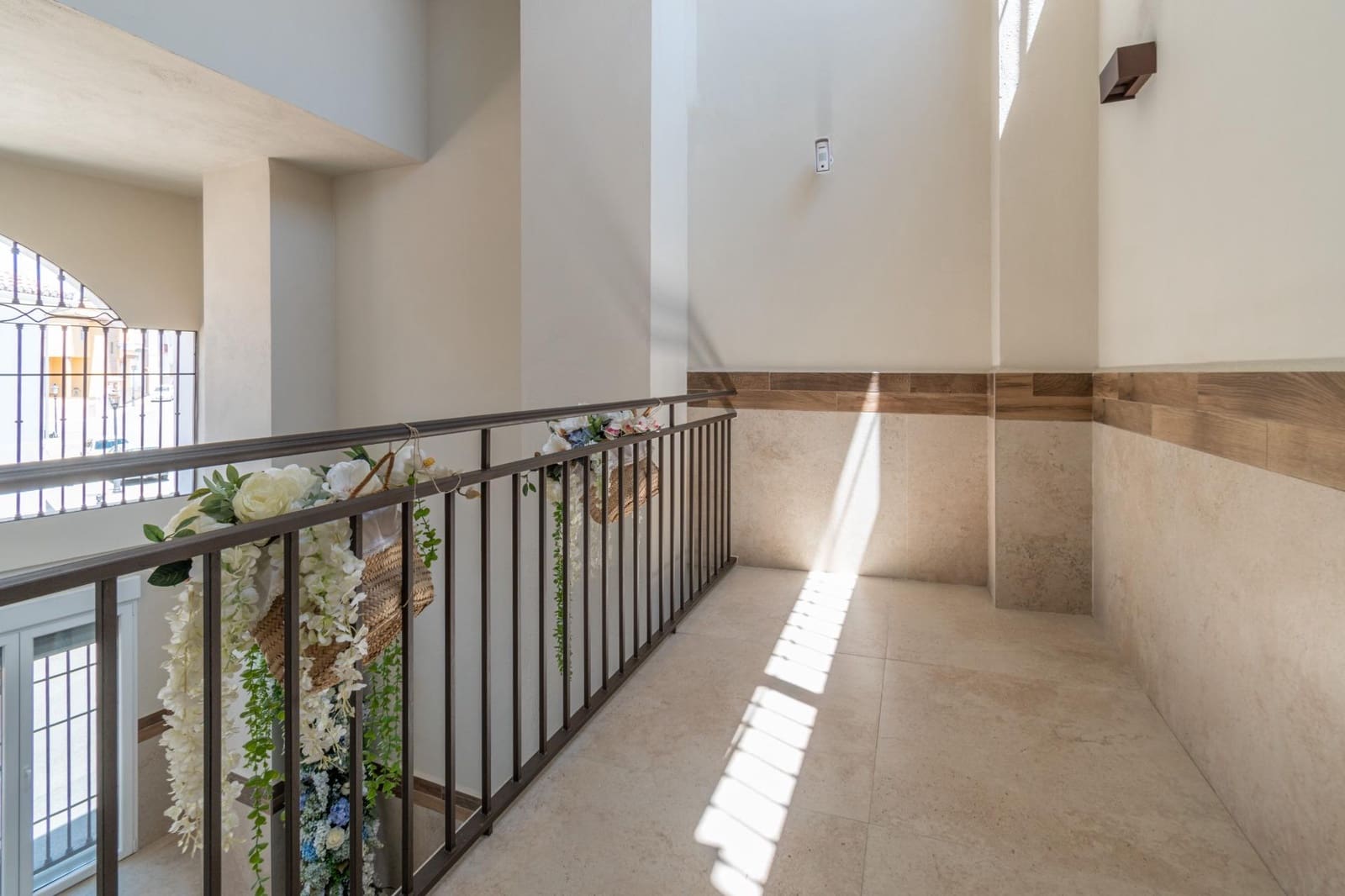 4 bedroom Villa for sale in Peligros with garage - € 349,000 (Ref: 9714895)