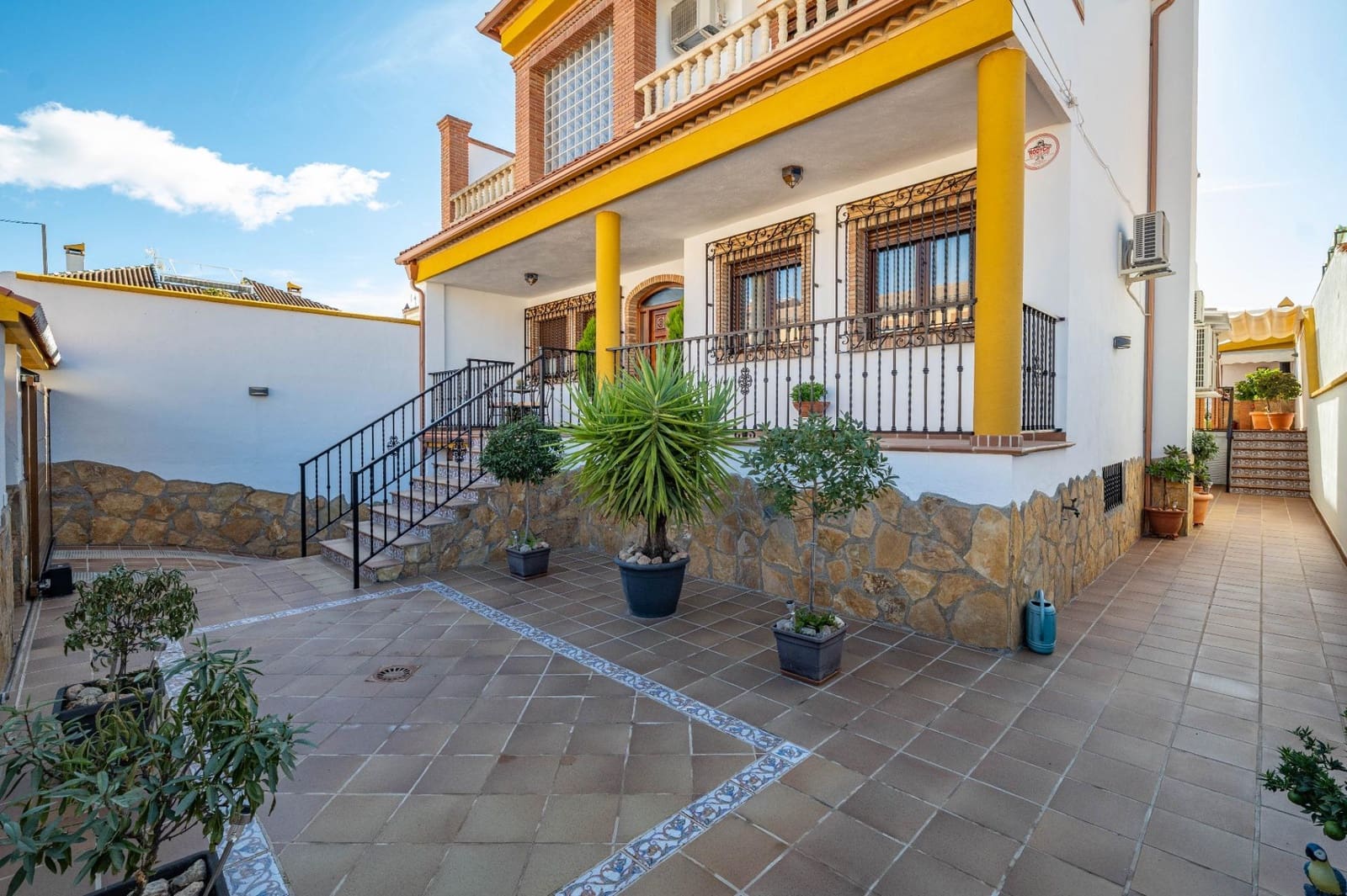 3 slaapkamer Villa te koop in Albolote met zwembad garage - € 455.000 (Ref: 9714897)