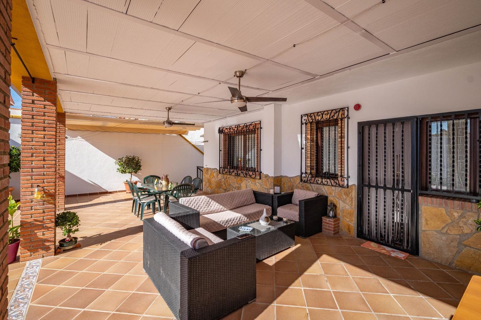 3 slaapkamer Villa te koop in Albolote met zwembad garage - € 455.000 (Ref: 9714897)