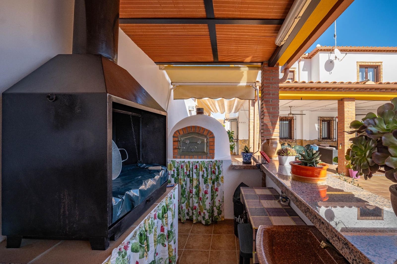 3 slaapkamer Villa te koop in Albolote met zwembad garage - € 455.000 (Ref: 9714897)