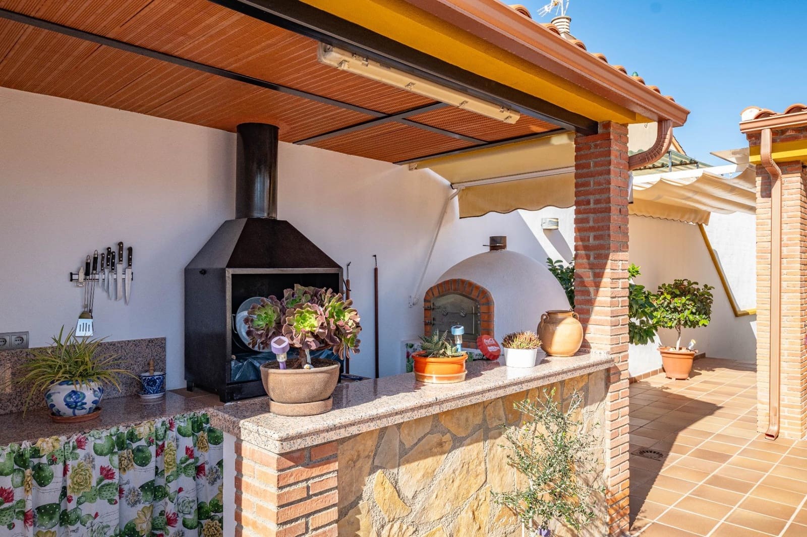 3 slaapkamer Villa te koop in Albolote met zwembad garage - € 455.000 (Ref: 9714897)