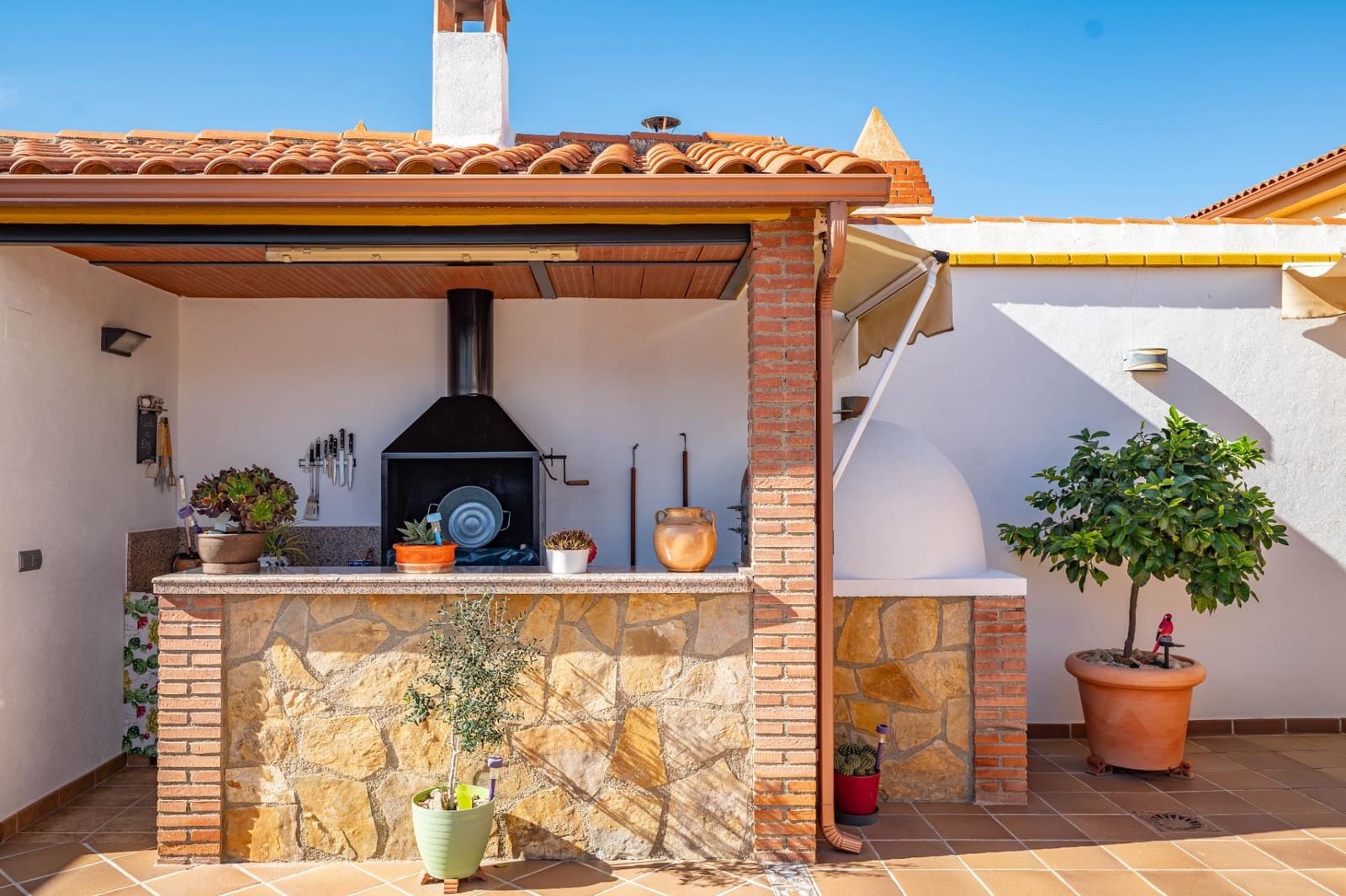 3 slaapkamer Villa te koop in Albolote met zwembad garage - € 455.000 (Ref: 9714897)