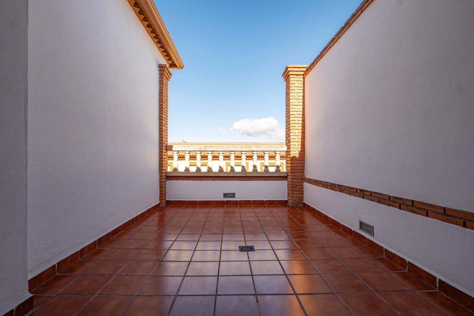 3 slaapkamer Villa te koop in Albolote met zwembad garage - € 455.000 (Ref: 9714897)