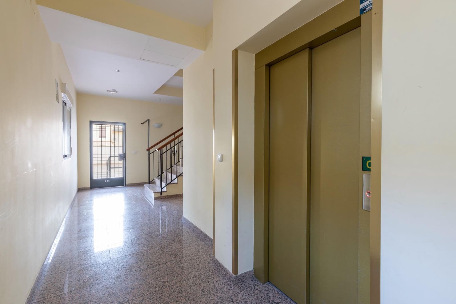 2 bedroom Flat for sale in Alhendin - € 165,000 (Ref: 9719882)