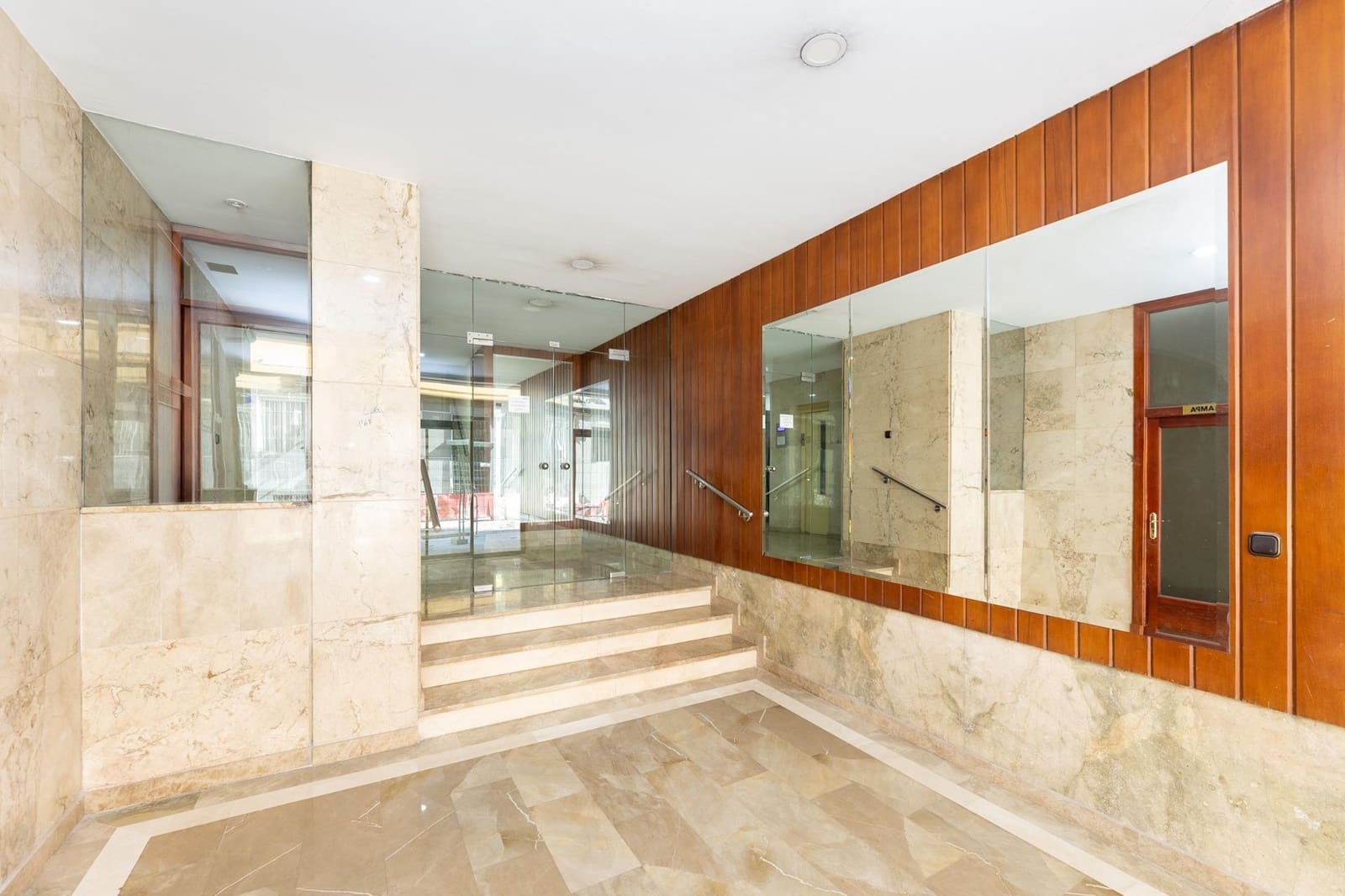 4 bedroom Flat for sale in Granada city - € 419,000 (Ref: 9719883)