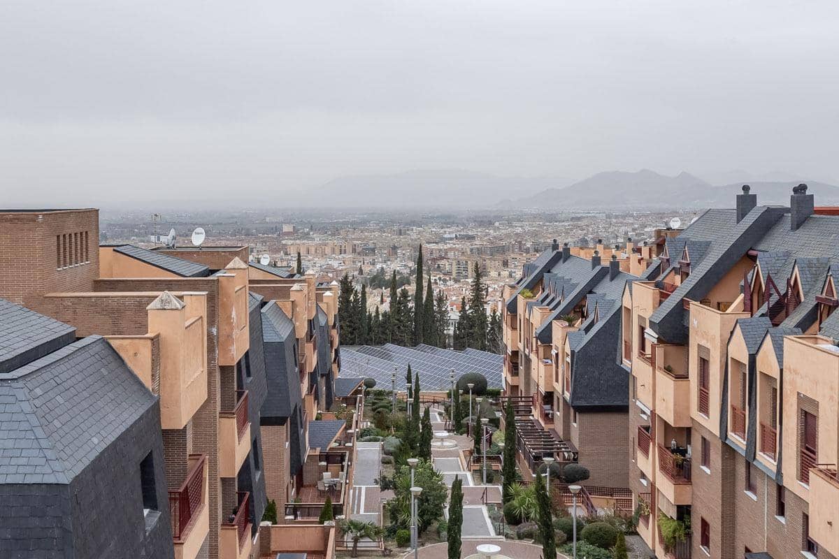 3 bedroom Penthouse for sale in Granada city with pool garage - € 397,500 (Ref: 9719884)