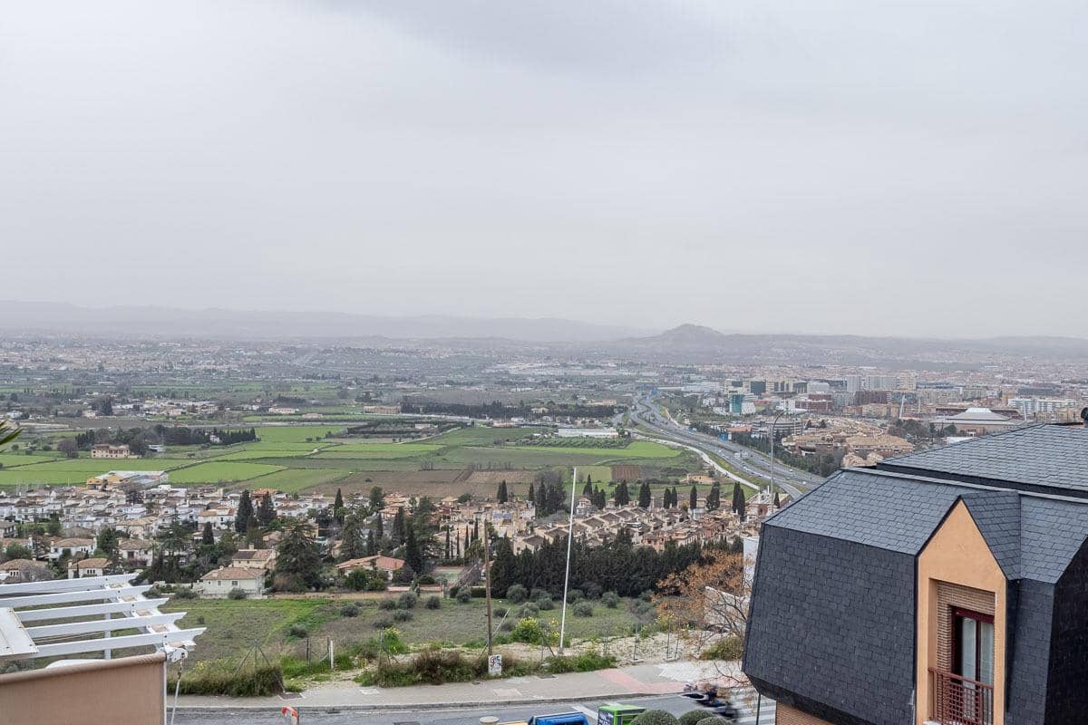 3 bedroom Penthouse for sale in Granada city with pool garage - € 397,500 (Ref: 9719884)