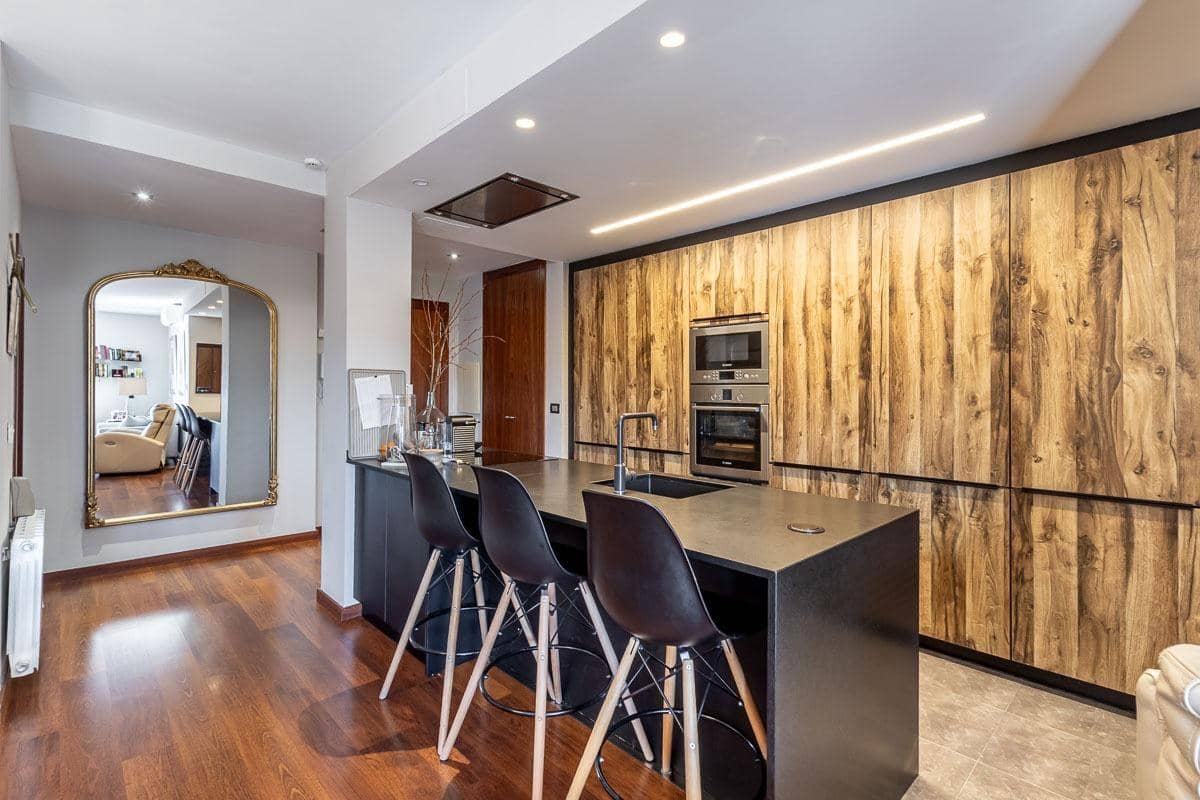 4 chambre Appartement à vendre à Grenade ville avec piscine garage - 540 000 € (Ref: 9726617)