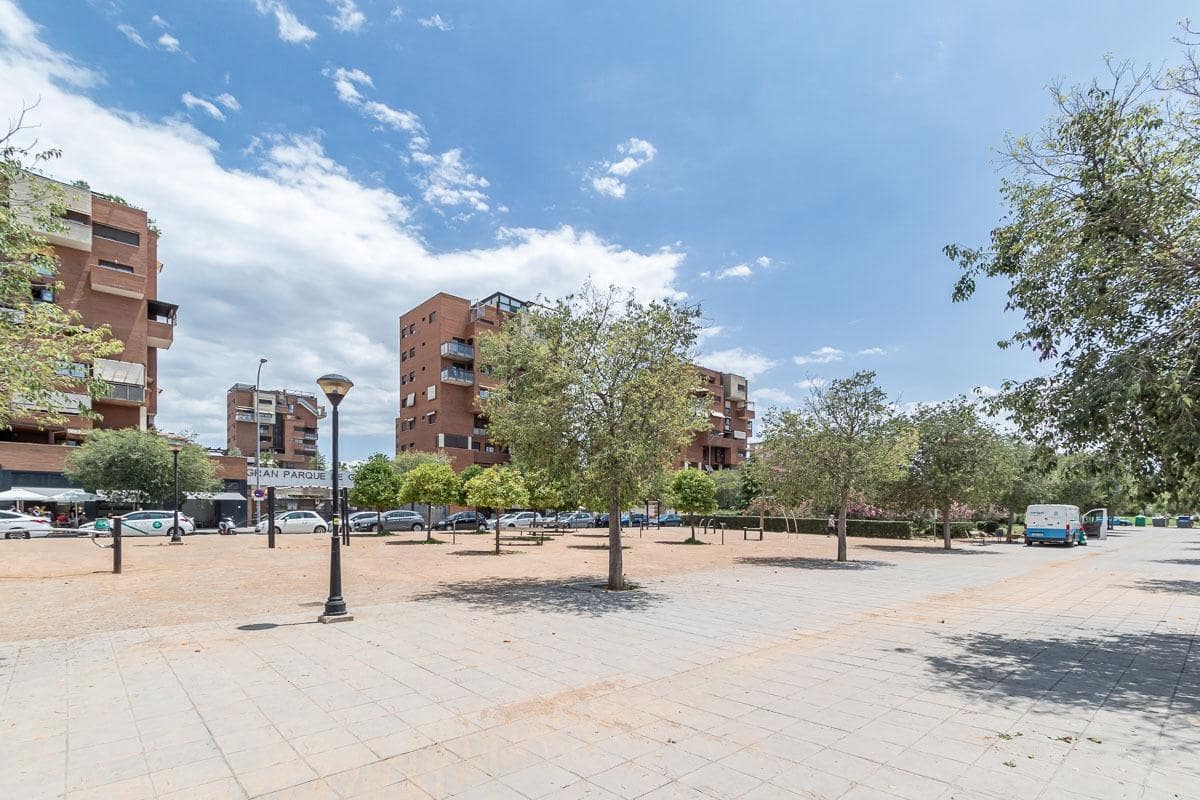 4 chambre Appartement à vendre à Grenade ville avec piscine garage - 540 000 € (Ref: 9726617)