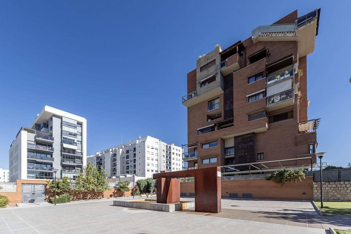 4 chambre Appartement à vendre à Grenade ville avec piscine garage - 540 000 € (Ref: 9726617)