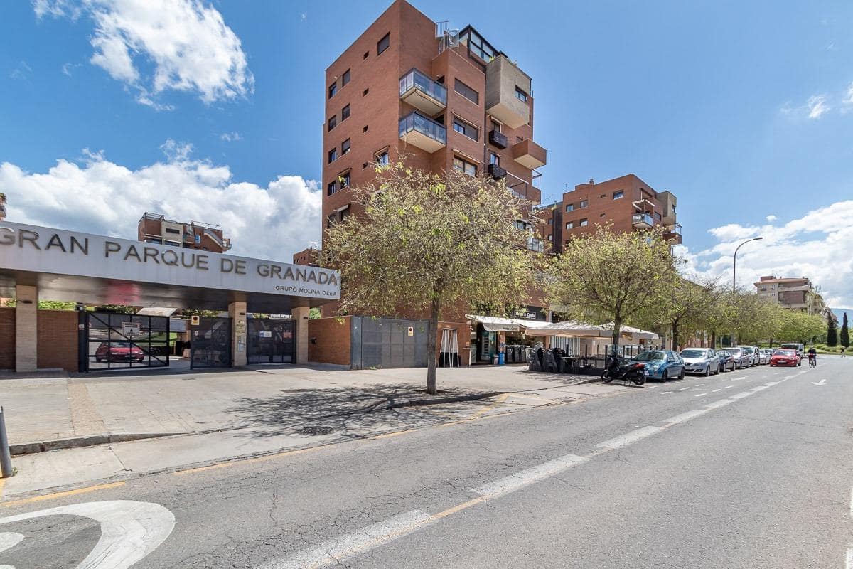 4 chambre Appartement à vendre à Grenade ville avec piscine garage - 540 000 € (Ref: 9726617)