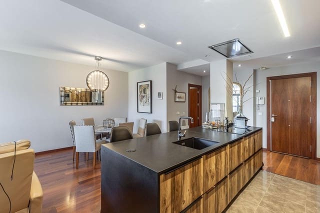 4 camera da letto Appartamento in vendita in Granada città con piscina garage - 540.000 € (Rif: 9726618)