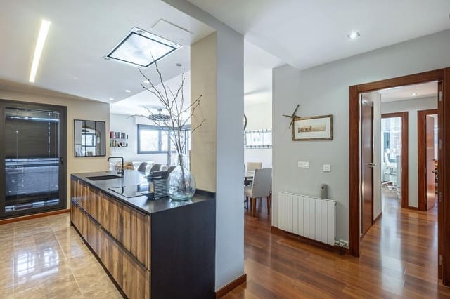 4 camera da letto Appartamento in vendita in Granada città con piscina garage - 540.000 € (Rif: 9726618)