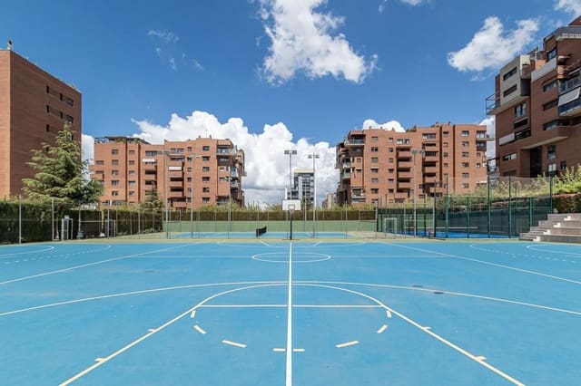 4 camera da letto Appartamento in vendita in Granada città con piscina garage - 540.000 € (Rif: 9726618)