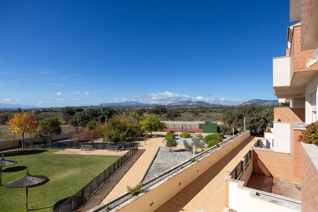 3 bedroom Flat for sale in Atarfe with pool garage - € 199,500 (Ref: 9726619)