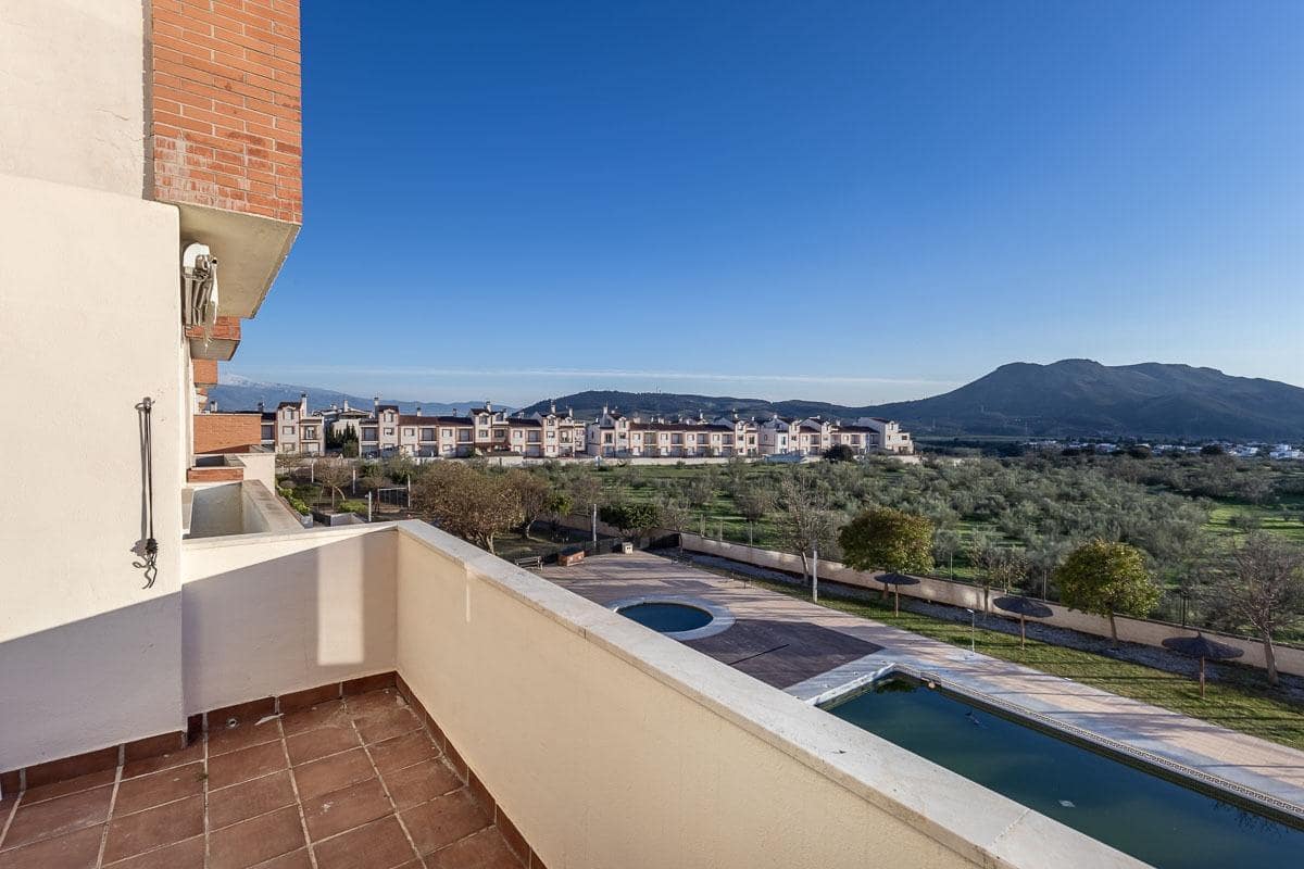 3 bedroom Flat for sale in Atarfe with pool garage - € 199,500 (Ref: 9726619)