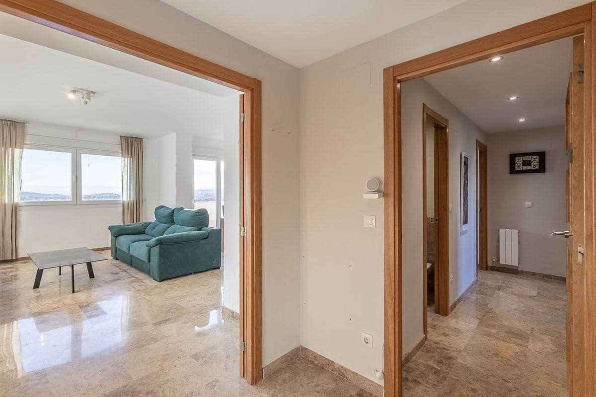 3 bedroom Flat for sale in Atarfe with pool garage - € 199,500 (Ref: 9726619)